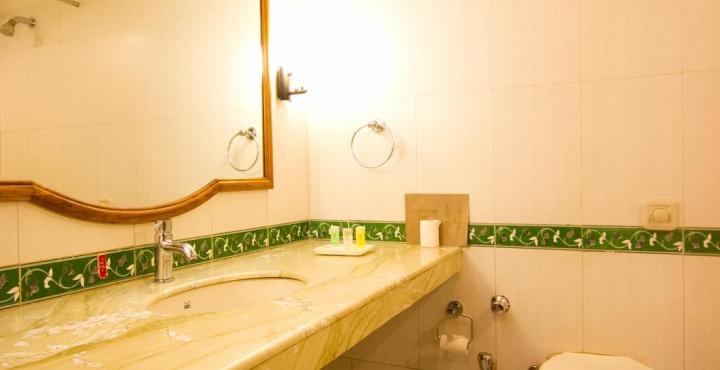 Hotel Hilltone Ābu Eksteriør billede